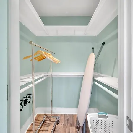 2br Condo~ Relax Or Work Remotely With A+ Location * Charlotte