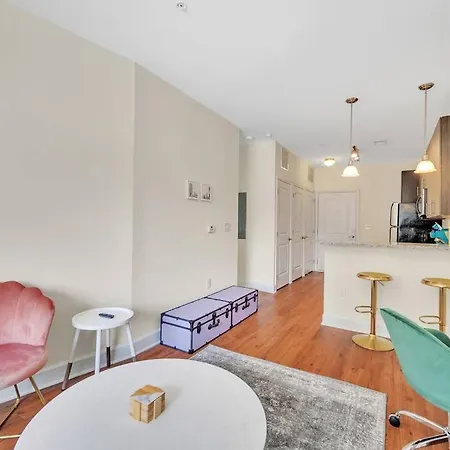 Apartment King Bed - Great Walkability To Restaurants *
