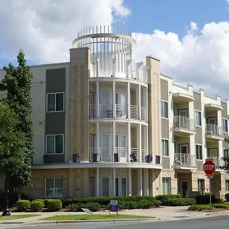 Apartment King Bed - Great Walkability To Restaurants *