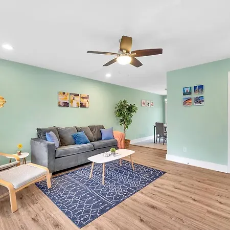 2br Condo~ Relax Or Work Remotely With A+ Location *