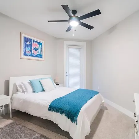 Luxury Dilworth 1br ◉ Near Food, Shops & Greenway *