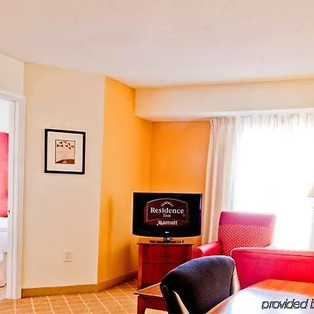 By Marriott Piper Glen 3* Charlotte