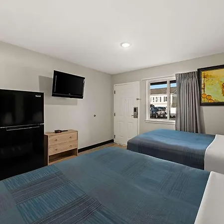 Hotel Rodeway Independence Blvd. *