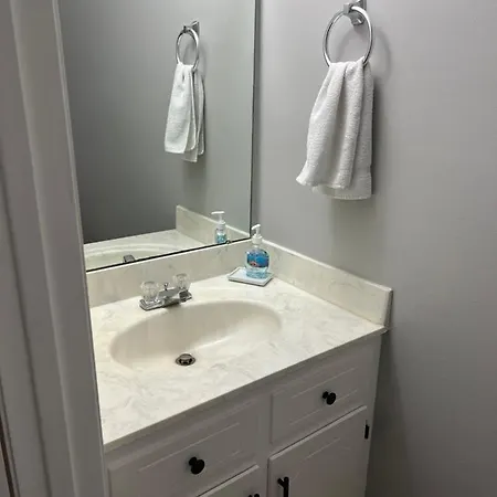Homestay Large Bedroom With 2 Queen Bed - Not Entire Place *