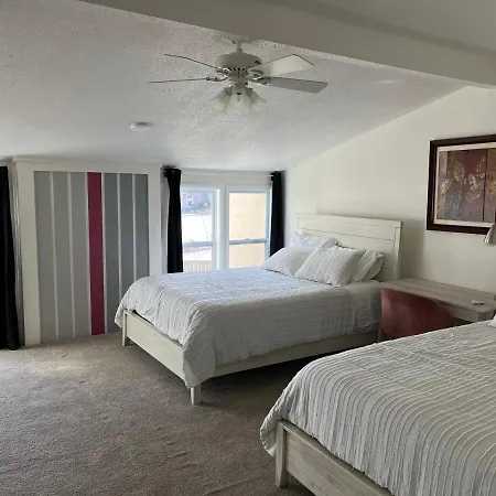 Homestay Large Bedroom With 2 Queen Bed - Not Entire Place *