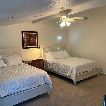 Large Bedroom With 2 Queen Bed - Not Entire Place *
