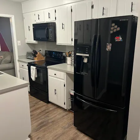 Large Bedroom With 2 Queen Bed - Not Entire Place Homestay Charlotte