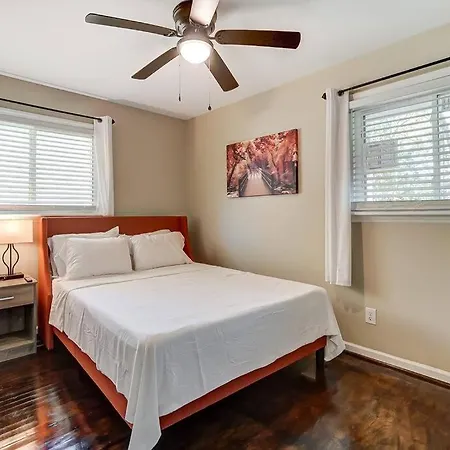 Charm Haven With Outdoor Tv * Charlotte
