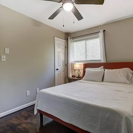 Charm Haven With Outdoor Tv Charlotte