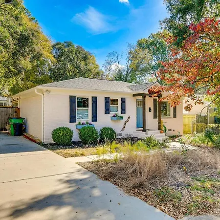Pet-friendly With Fenced Backyard! *