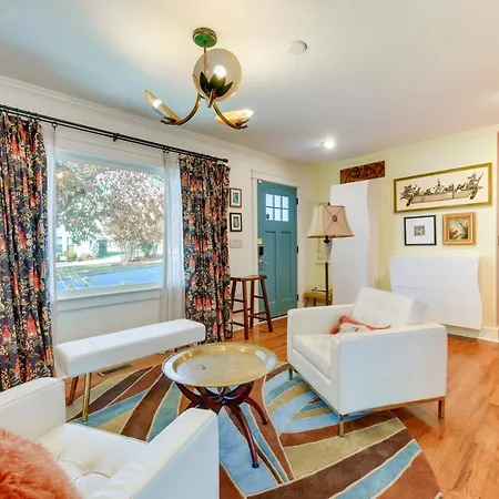 Pet-friendly With Fenced Backyard! *