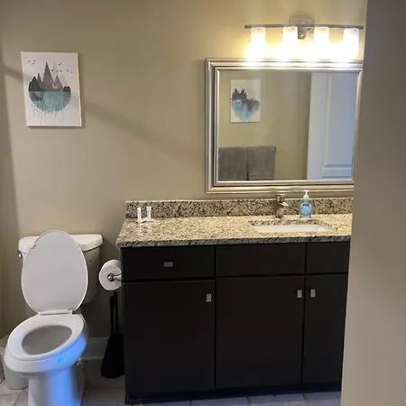 Spacious 2 Bed, 2 Bath Uptown Gem In The Heart Of The City-parking-wi-fi-balcony-walk To Boa Stadium *