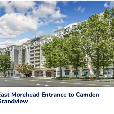 Spacious 2 Bed, 2 Bath Uptown Gem In The Heart Of The City-parking-wi-fi-balcony-walk To Boa Stadium