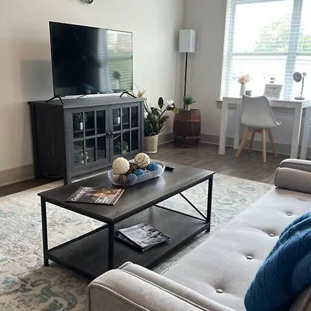Spacious Luxury 2 Bedroom-2 Bath In Uptown With Balcony -80 Charlotte