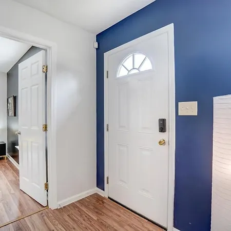 Holiday home King Suite Whottub Close 2 Uptown New Renovated