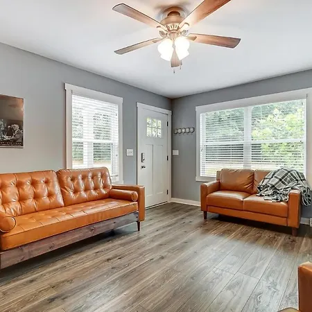 Uptown W Hot Tub & Fire Pit I Two King Beds * Charlotte