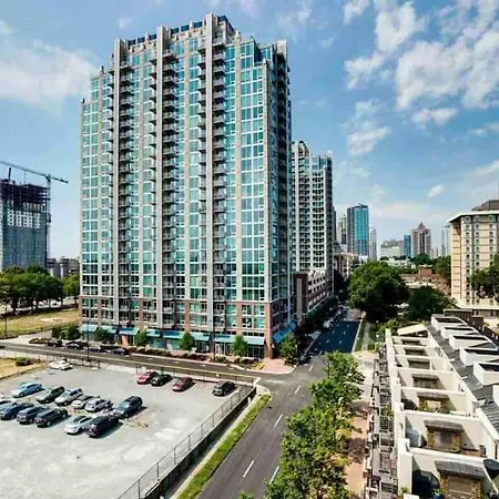 Free Parking I Uptown Luxury W Pool & Rooftop *