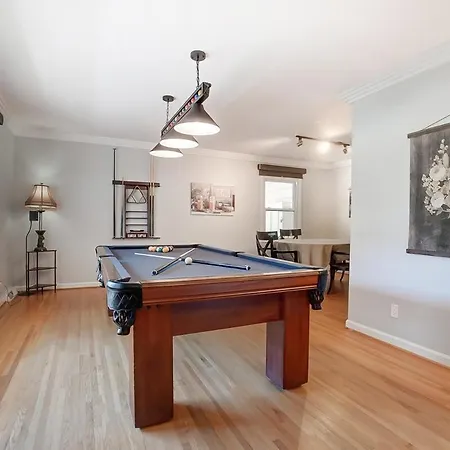 Uptown Retreat King W Hot Tub & Fire Pit! * Charlotte