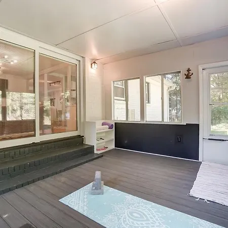 Uptown Retreat King W Hot Tub & Fire Pit! Charlotte