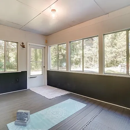 Uptown Retreat King W Hot Tub & Fire Pit! *