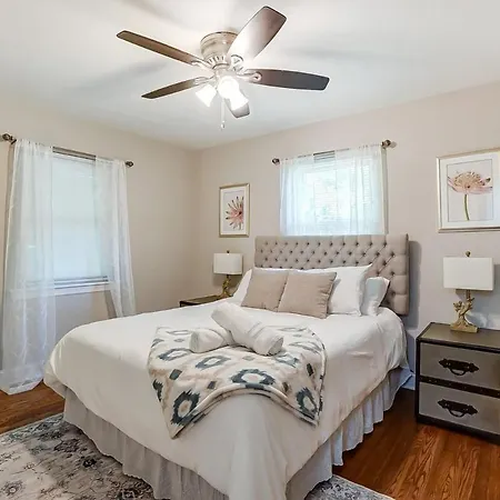 Comfy Uptown Cottage! King Bed In Enderly Park