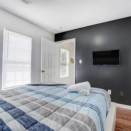 King Suite Whottub Close 2 Uptown New Renovated Holiday home Charlotte