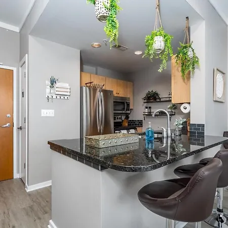 Free Parking I Uptown Luxury W Pool & Rooftop