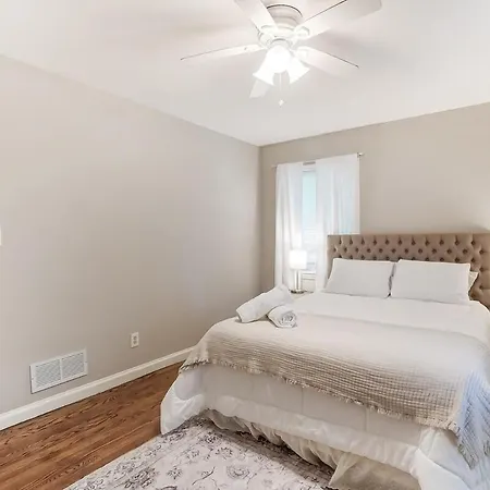Book Now I Enderly Park Snug & Stylish In Uptown * Charlotte