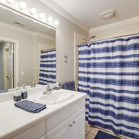 Uptown Luxe W King & Hot Tub Sleeps 20