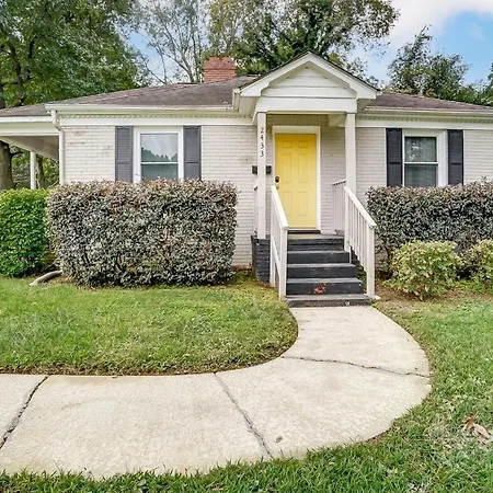 Only 5 Mins To Uptown Cozy In Enderly Park Holiday home Charlotte