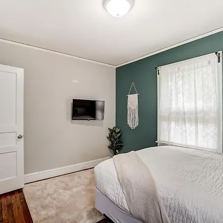 Holiday home Only 5 Mins To Uptown Cozy In Enderly Park