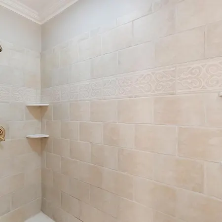 Holiday home Uptown Luxe W King & Hot Tub Sleeps 20