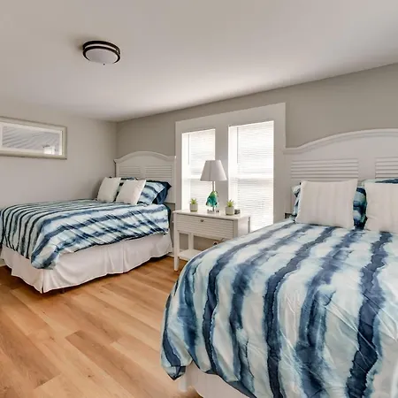 Stunning Retreat ~ 2 Mi To Center! Charlotte