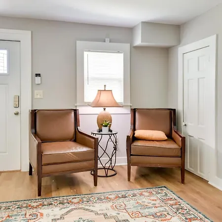 Stunning Retreat ~ 2 Mi To Center! Charlotte