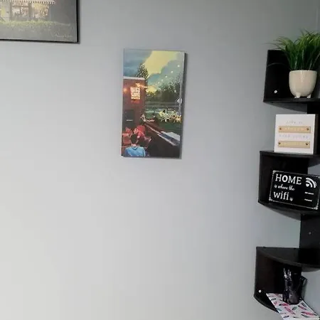 Centrally Located. Close To Everything In Uptown And Plaza Midwood. *