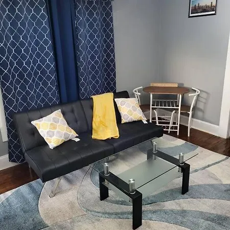 Holiday home Centrally Located. Close To Everything In Uptown And Plaza Midwood.