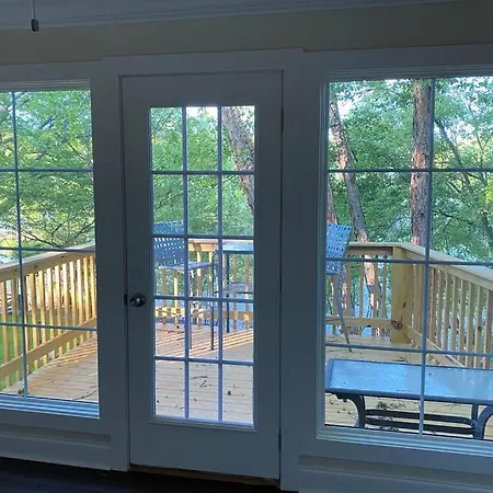3-bdr Direct Waterfront * Charlotte