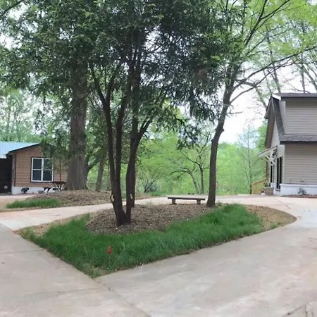 3-bdr Direct Waterfront Holiday home *