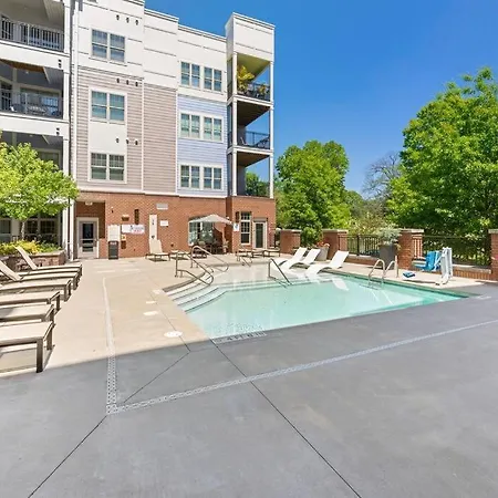 Apartment Uptown, Pool, Wine, Restaurants, Bofa Stadium_307 *