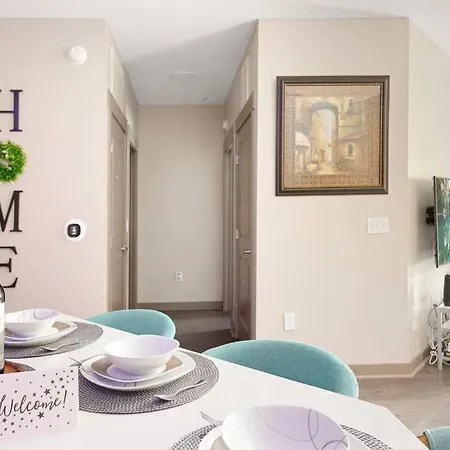 Dt Charm With Pool,gym,wine,wkspace, Free Parking Charlotte
