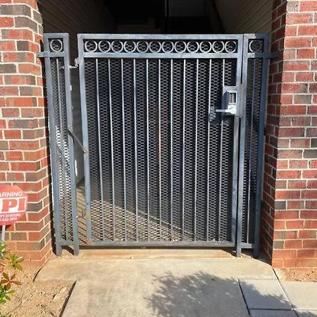 Spacious 2 Bedroom 2 Ba In Apartment *