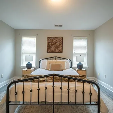 Spacious 2 Bedroom 2 Ba In Charlotte