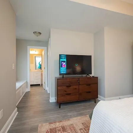 Spacious 2 Bedroom 2 Ba In Apartment