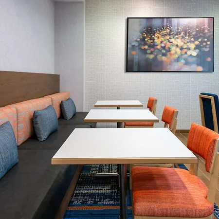 Hotel Hampton Uptown