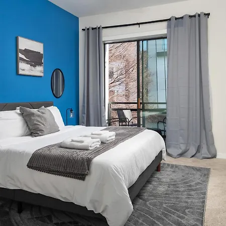 Apartment Spacious 2bd With Private Balcony And Free Parking Charlotte