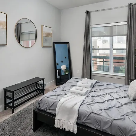 Trifecta Luxury Serviced In Uptown Clt Apartment Charlotte