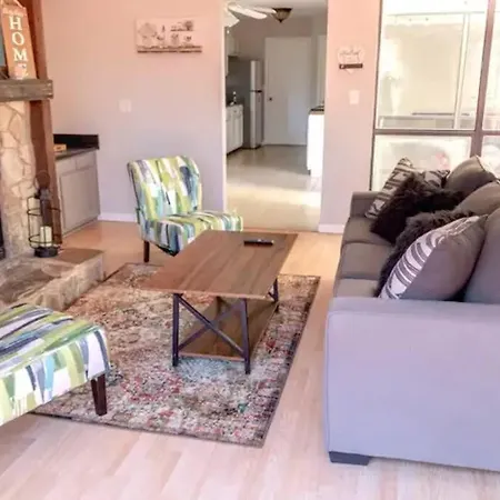 Renovated 3br Retreat With Large Patio & Grill