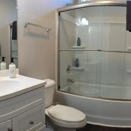 Spacious Family Friendly With Large Fenced In Yard * Charlotte