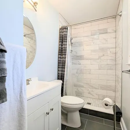 Spacious Family Friendly With Game By Unc Holiday home Charlotte