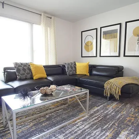 Spacious Family Friendly With Game By Unc Holiday home *